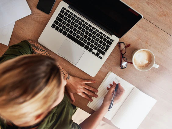 Rising number of Canadians seek to switch careers, survey says